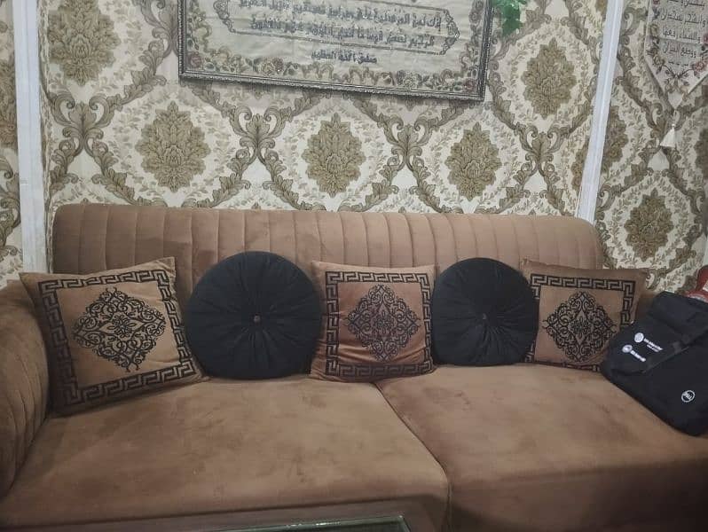 five seater welvet sofa set for sale brown and black 2