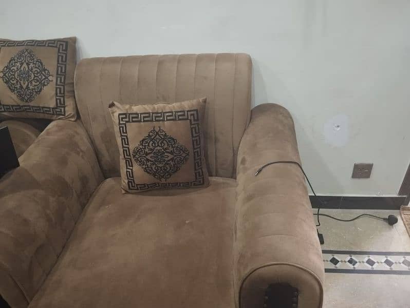five seater welvet sofa set for sale brown and black 3