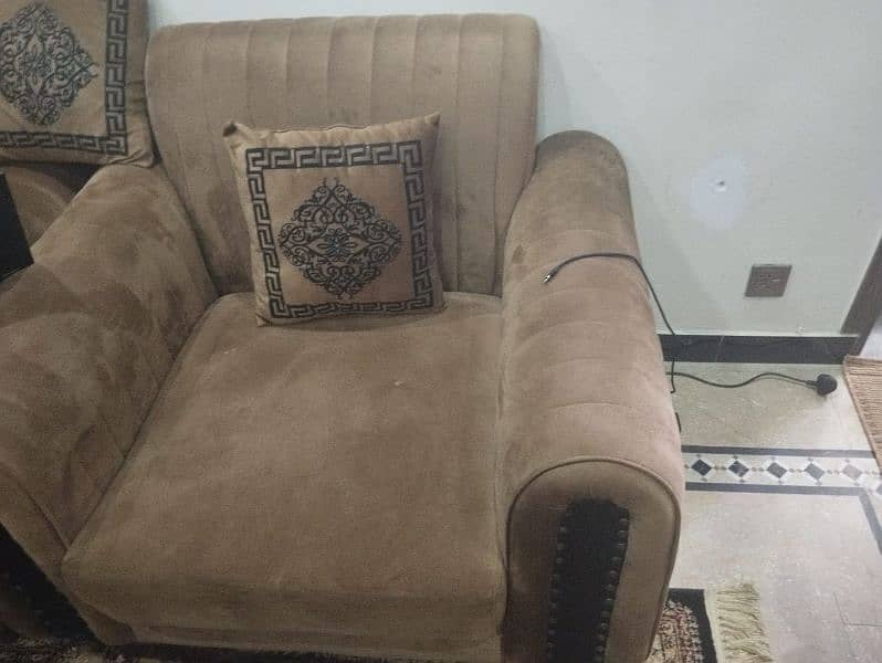 five seater welvet sofa set for sale brown and black 4