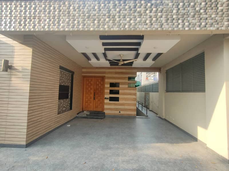 10 Marla Facing Park House Available On Rent At Prime Location Of DHA Phase 05, Lahore. 1