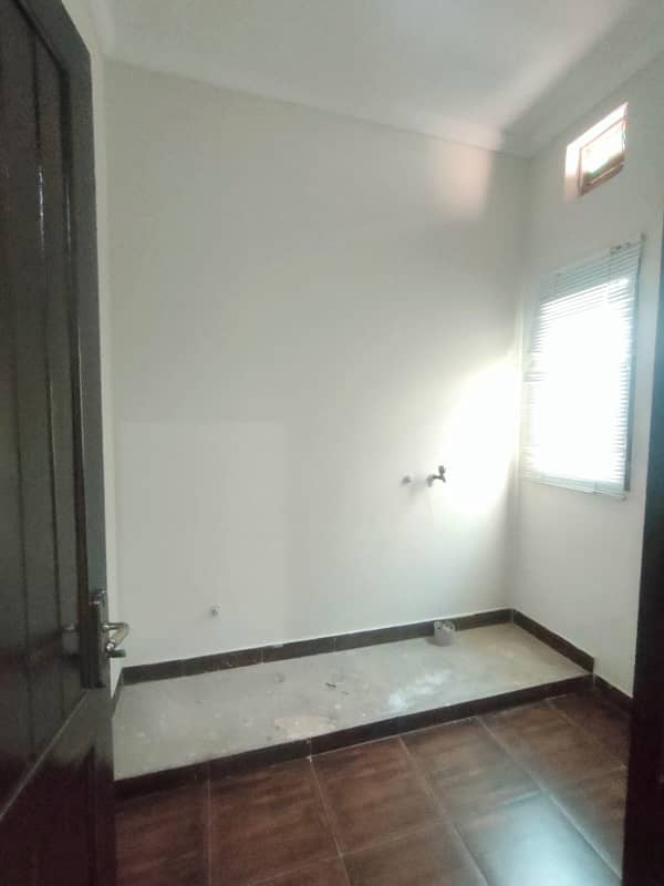 10 Marla Facing Park House Available On Rent At Prime Location Of DHA Phase 05, Lahore. 9