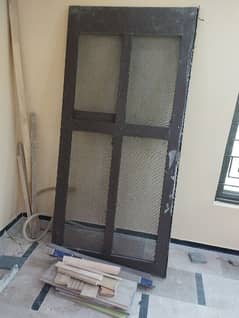 wood Net Door in good condition