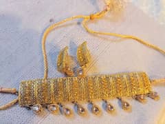 Golden jewellery set