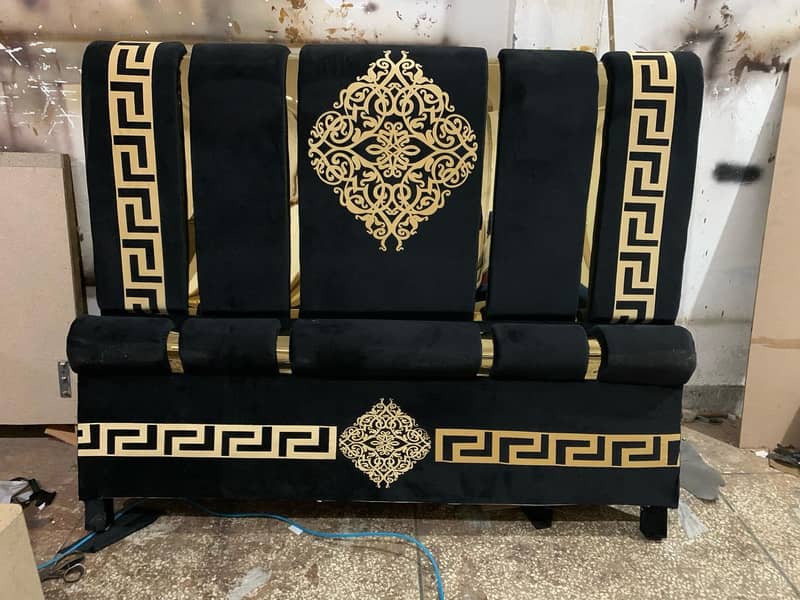 Bed / bed set / double bed / king size bed / poshish bed / bedroom set 3