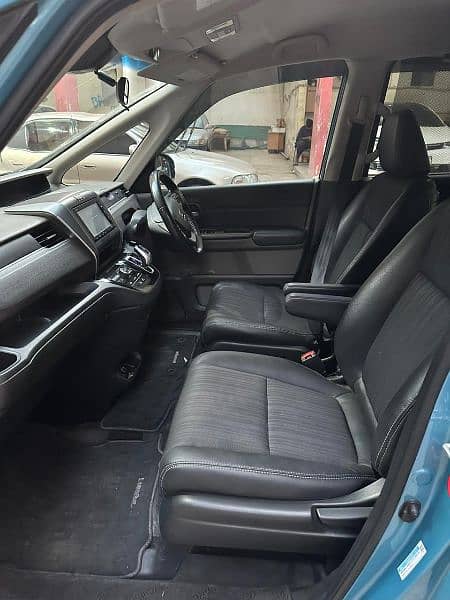 honda freed in good condition 2