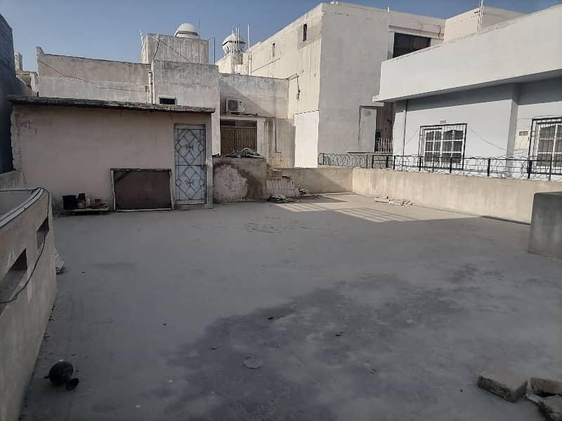 Single Storey 240 Square Yards House Available In Gulshan-e-Iqbal - Block 5 For sale 13