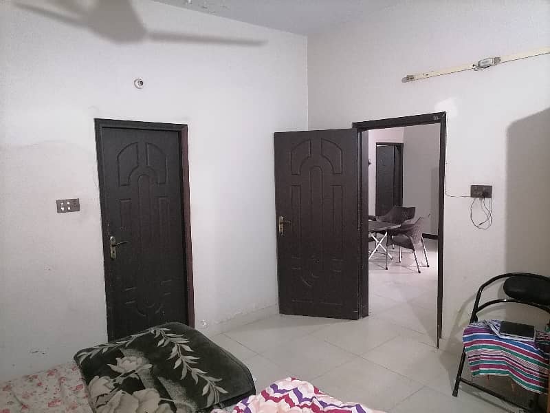 Single Storey 240 Square Yards House Available In Gulshan-e-Iqbal - Block 5 For sale 23