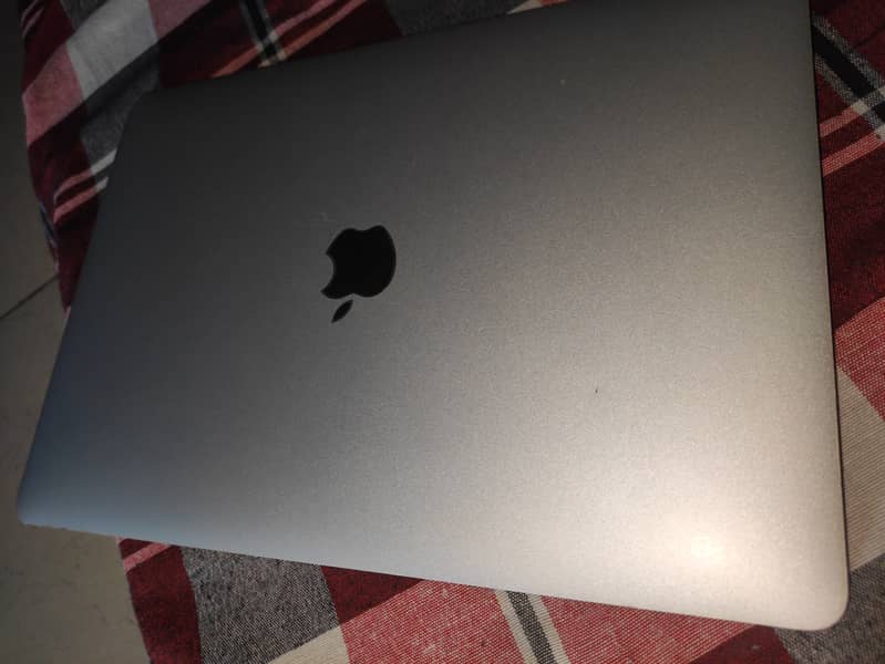 MacBook M1 Pro 13 inch 8 - 256gb 2