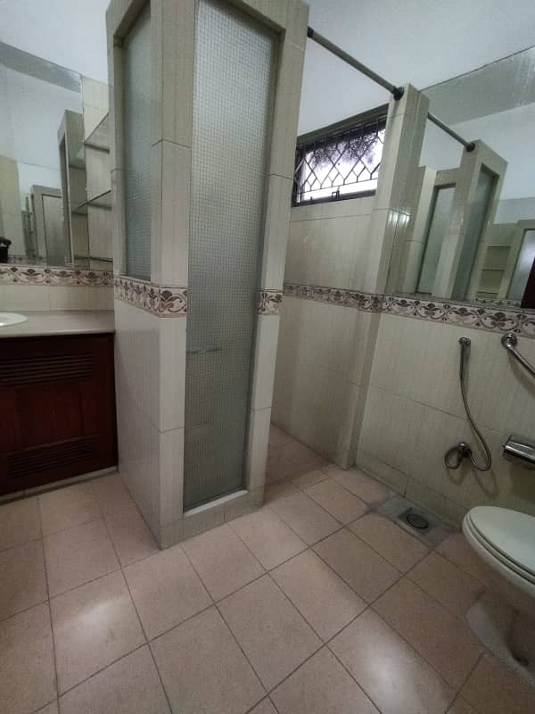 With Basement 5 Beds 2 Kanal Prime Location House for Rent in DHA Phase 5 Lahore 9