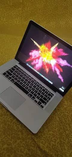 Macbook Pro 2012/ram4gb/storage750 core i7 serious buyrs only