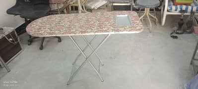 iron folding table+ stand 0