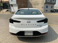 Hyundai Elantra GLS 2022