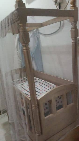 baby cradle. bachy kaa bed jholy k sath 2