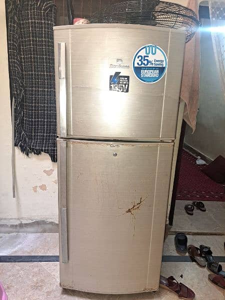 dawlance fridge use good condition 0