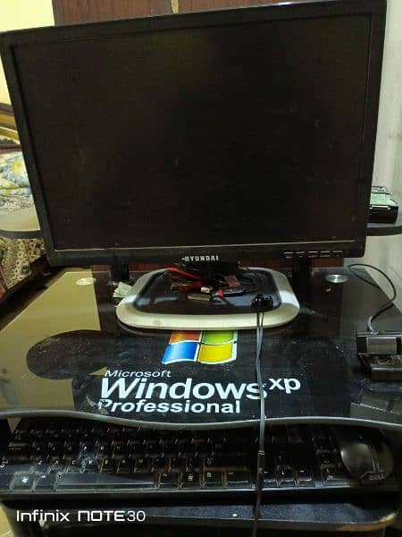 Computer for sell with table 2