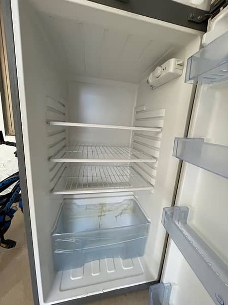 Haier HRF 355H 2 Door Refrigerator in good condition 2