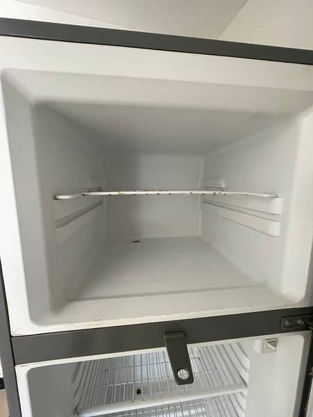 Haier HRF 355H 2 Door Refrigerator in good condition 6