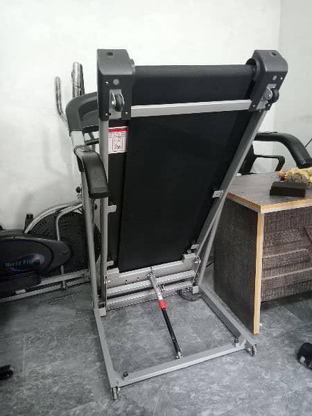 treadmill auto in climb new condition 3