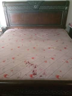 bed dressing side table used Neem polish fo sell