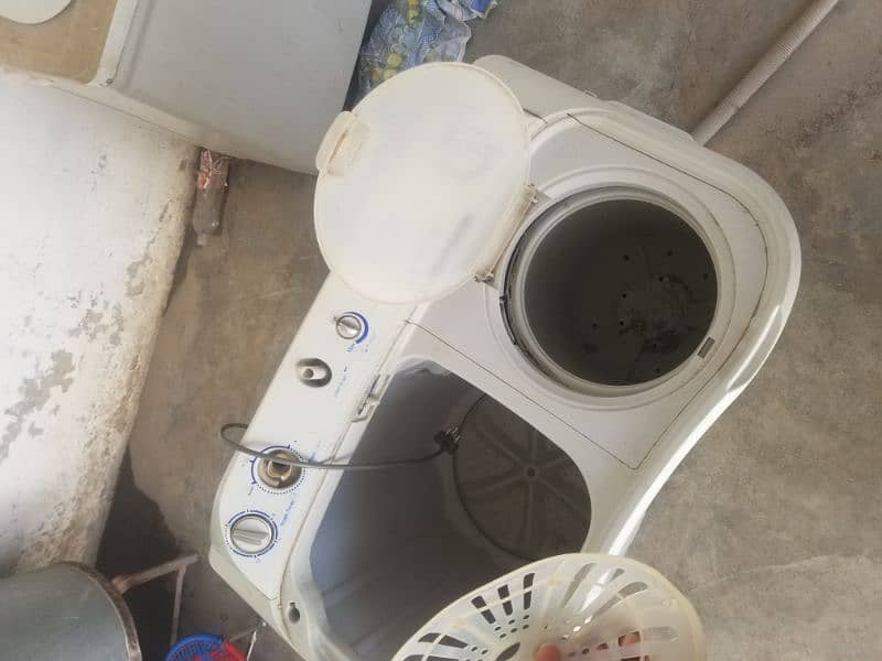 large size washing machine good condition 3
