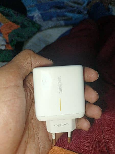 OPPO 65W Vooc fast charger 2