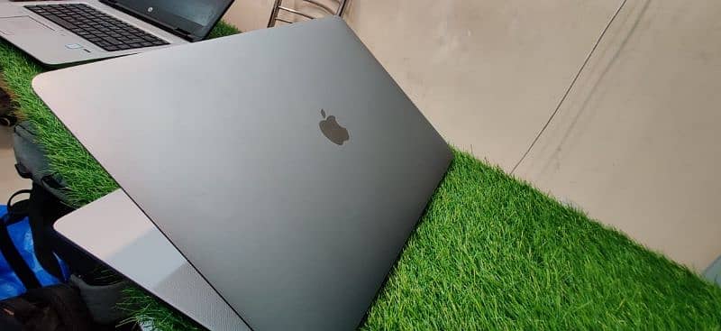 Macbook Pro 15" 2019 4