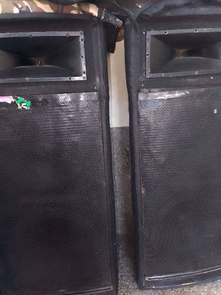 used  mixer and speakers 2