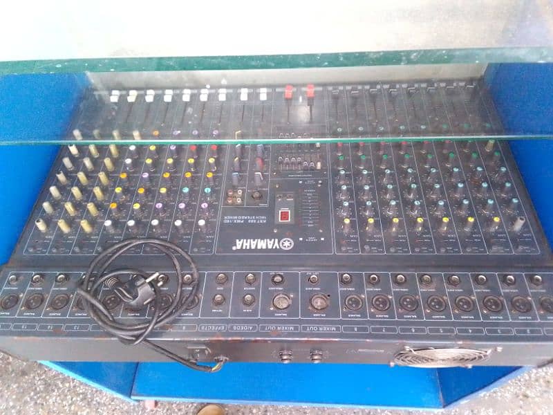 used  mixer and speakers 4