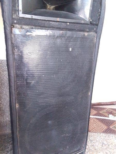 used  mixer and speakers 5