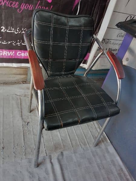 Visitor's chair for sale used. 0