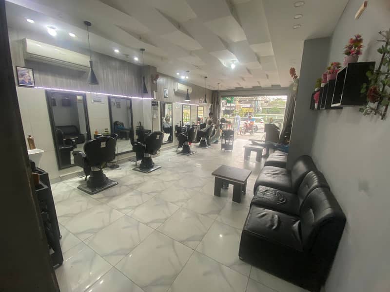Running Mens Saloon For Sale / Profitable Business In Lahore 1