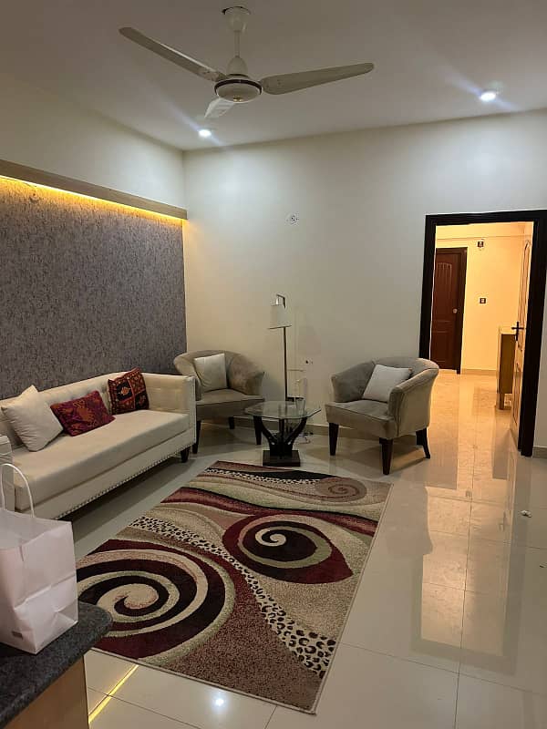 Par day short time one bed furnished apartments available 1