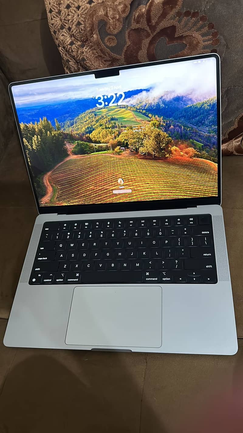 MacBook M1 Max 14-16 inches 64GB, A+ condition 0