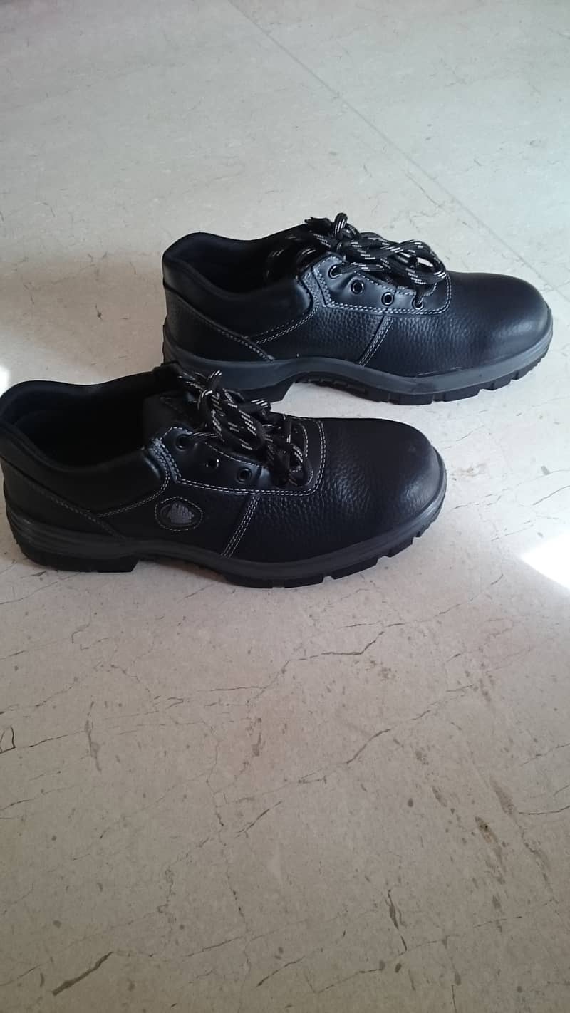 Safety Shoes black boots steel toe BATA 3