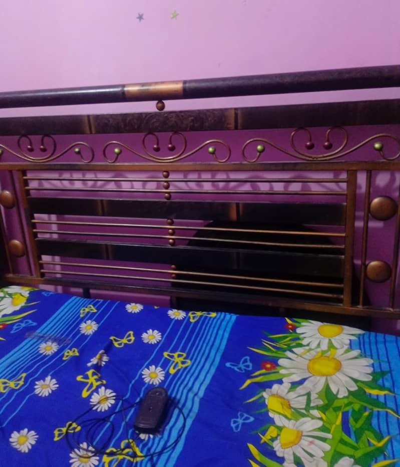 Iron Rod Bed good condition 1