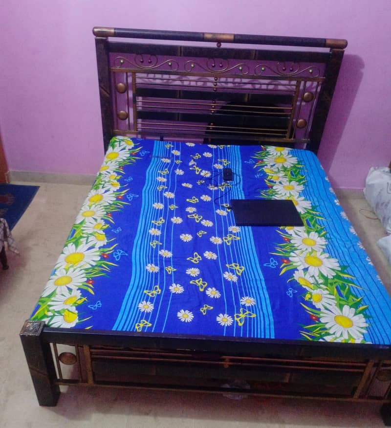 Iron Rod Bed good condition 2