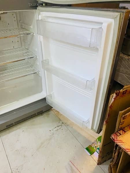 Pel Refrigerator Model No: PRAF20190 2