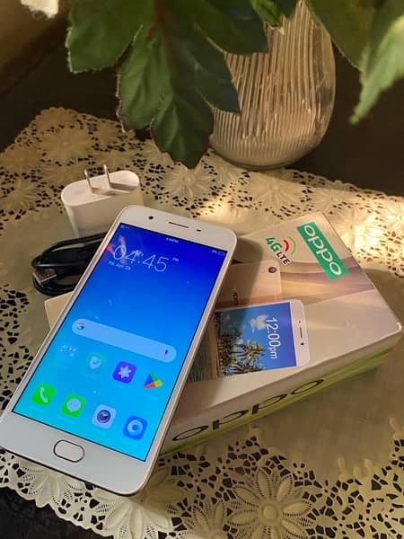 OPPO F1S (4/64) with full box 4