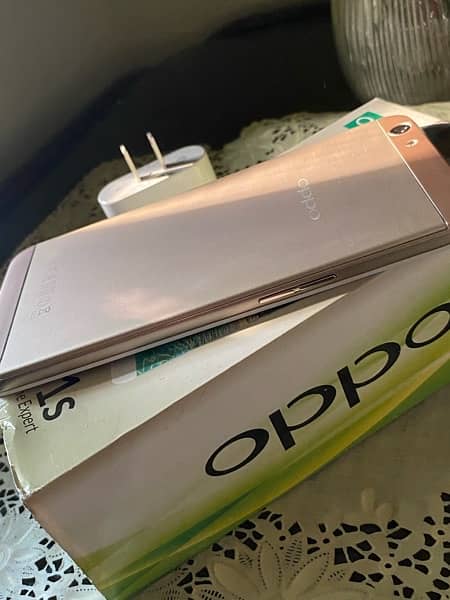 OPPO F1S (4/64) with full box 5