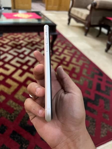 IPHONE 11 256gb Dual pta approved 3