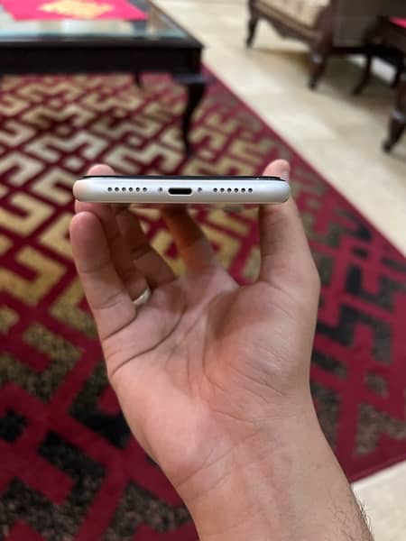 IPHONE 11 256gb Dual pta approved 4