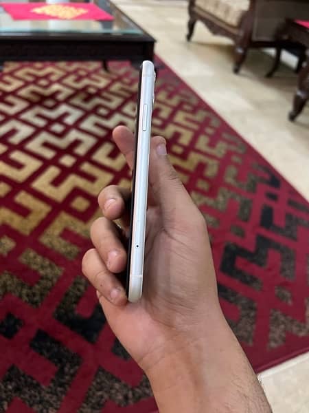 IPHONE 11 256gb Dual pta approved 5