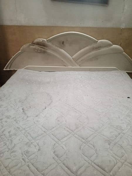 Queen size wooden bed with mattress 4