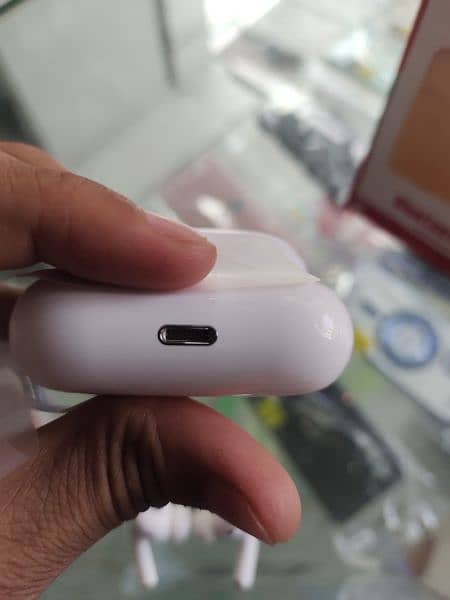 I am selling airpods for iphone 2