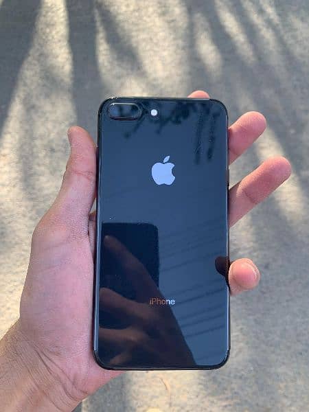 Iphone 8+ jv condition 10 by 10 battery health 97% original water pack 0