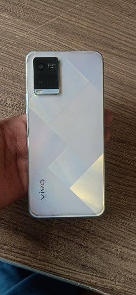 VIVO Y21 4GB 64 condition 10/9 Only with charger 1