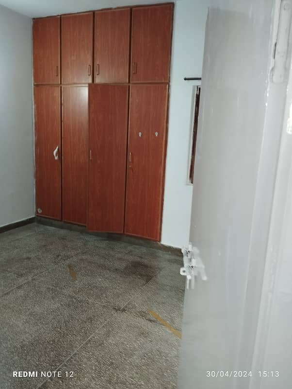 G-11/3 E-Type first floor Flat For Rent 2