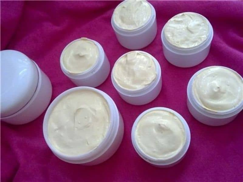 whitening cream available. . only 900 0