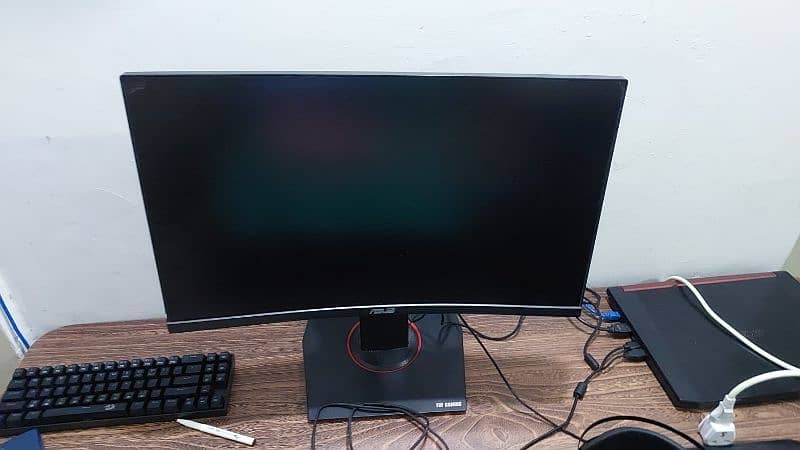ASUS 144hz TUF GAMING VG24VQ curved 0