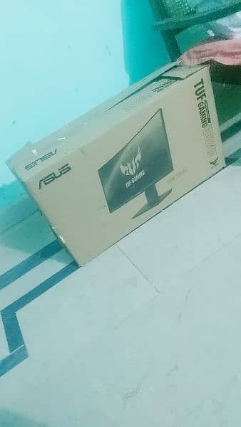 ASUS 144hz TUF GAMING VG24VQ curved 2